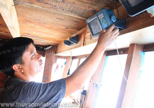 lắp đặt thiết bị định vị cho tàu cá