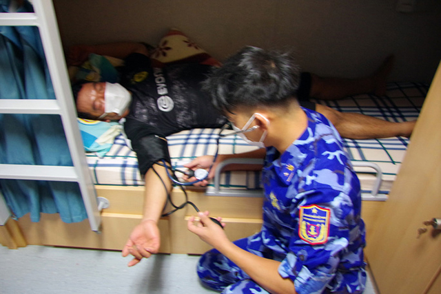 cứu ngư dân gặp nạn