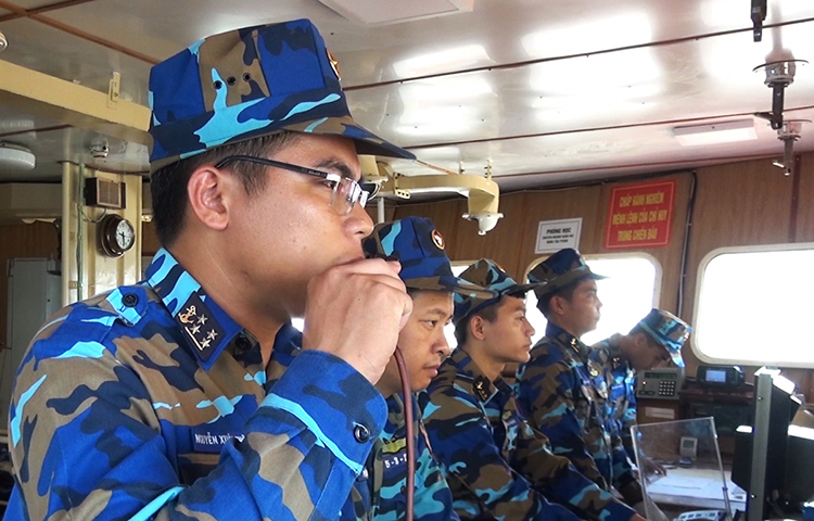 cảnh sát biển tàu 381
