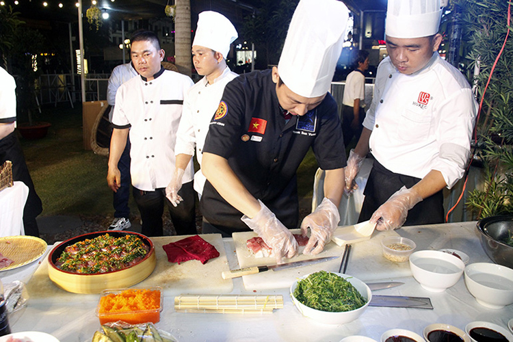 lễ hội cá ngừ