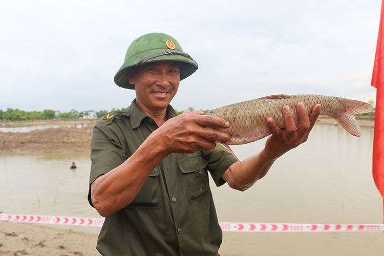 Lễ hội bắt cá Hà tĩnh