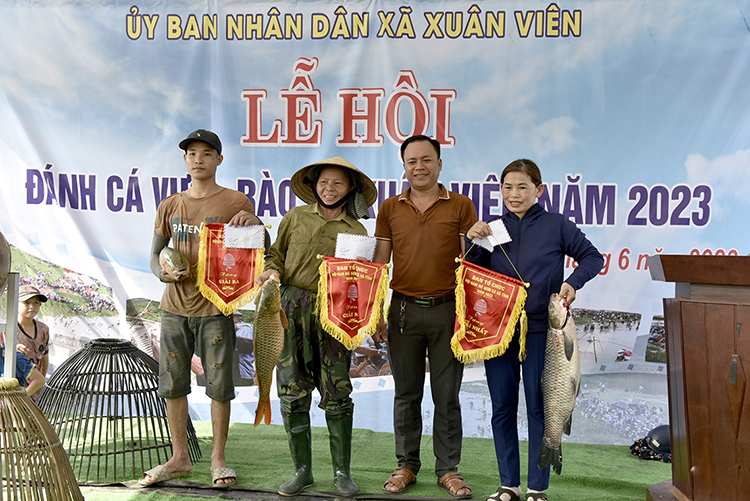 Lễ hội đánh cá Vực Rào