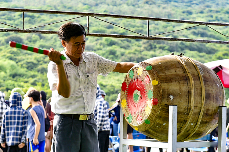 Lễ hội đánh cá Vực Rào