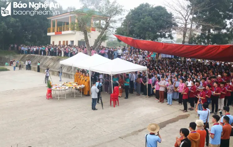 Chùa Viên Quang phóng sinh