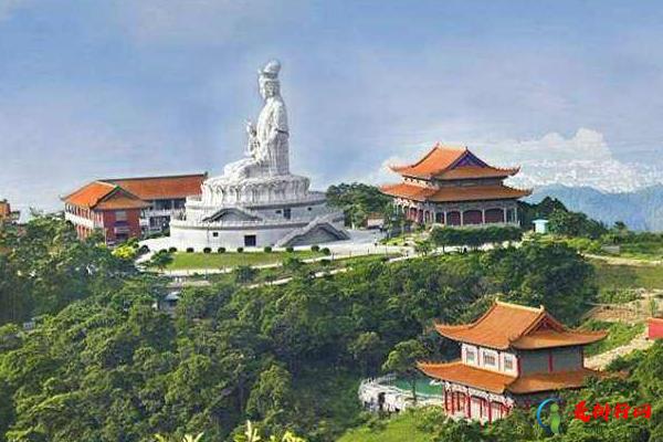 Ông Nguyễn Xuân Cường Bộ trưởng Bộ NN&PTNT phát biểu tại hội nghị