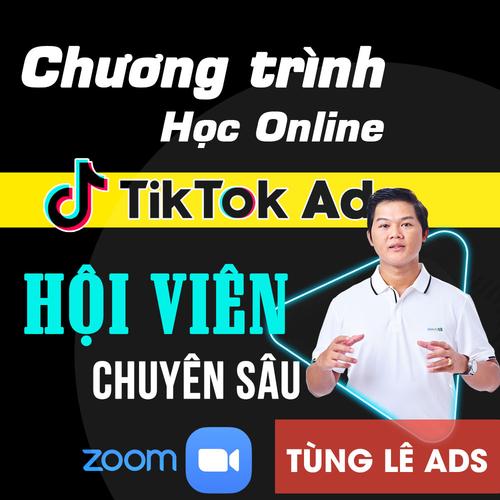 Bà Nguyễn Thị Nga, Giám đốc Công ty TNHH 007Win20 thể thao, casino trực tuyến, và xổ số sản Đắc Lộc vinh dự nhận Cúp Bông hồng vàng do Phó Chủ tịch nước Đặng Thị Ngọc Thịnh và Chủ tịch VCCI Vũ Tiến Lộc trao tặng.