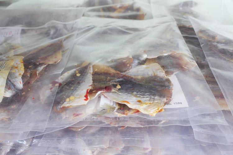 Liên kết giúp người nuôi cá tra yên tâm sản xuất   Ảnh: Duy Khương